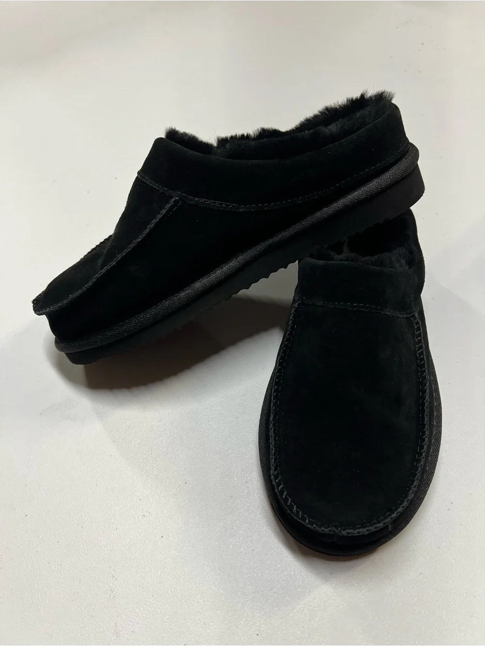 Men’s Black Cozy Fur-Lined Slip-On Slippers 9